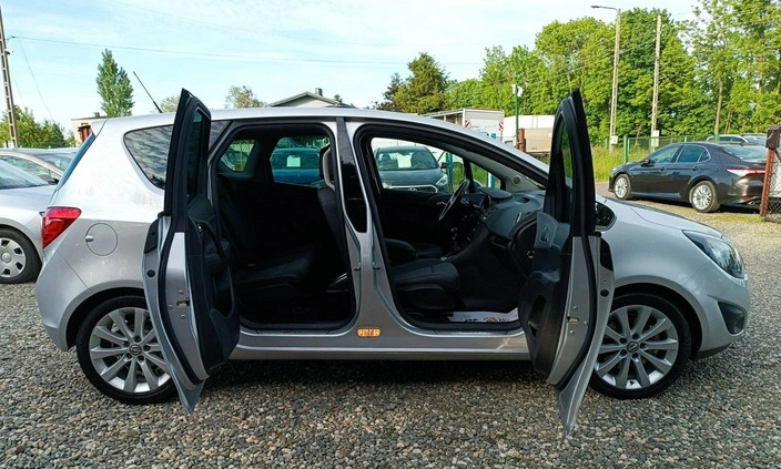 Opel Meriva cena 29900 przebieg: 117300, rok produkcji 2011 z Pasłęk małe 352